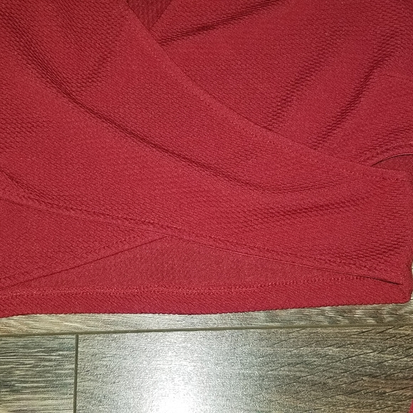Dark Red Criss-cross Crop Top - Picture 6 of 6